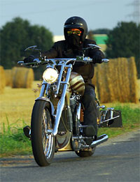 SUZUKI VS 1400 Intruder - CUSTOMBIKE