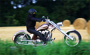 SUZUKI VS 1400 Intruder - CUSTOMBIKE